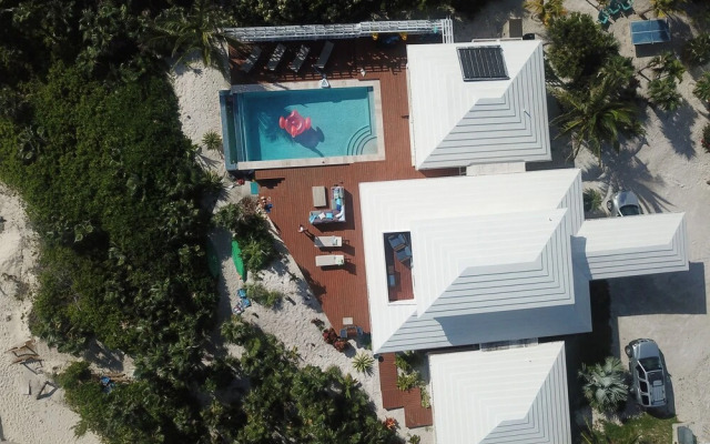 Sandy Hill Beach House 6 Bedroom Home