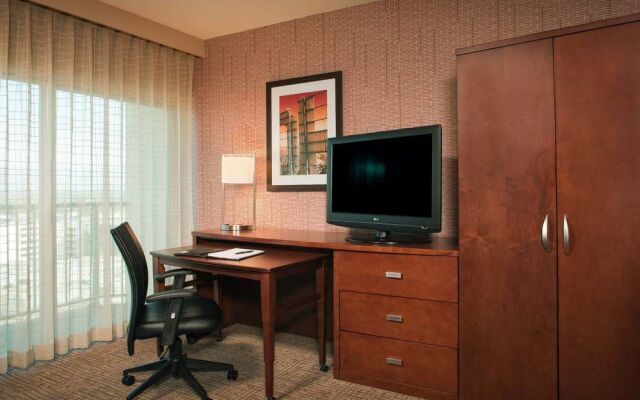 Courtyard by Marriott Los Angeles - Sherman Oaks