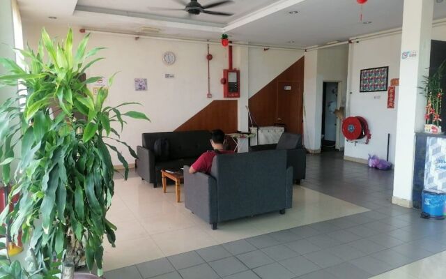 OYO 90392 Pulai City Hotel