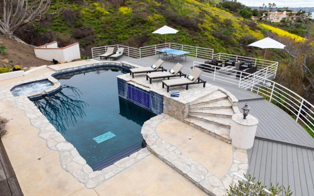 Sea Star by AvantStay | Gold Medal Olympian's Malibu Estate | Pool, Spa & Views