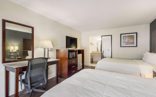 SureStay Hotel by Best Western Sarasota Lido Beach