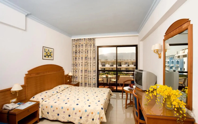 Blue Horizon Hotel And Bungalows