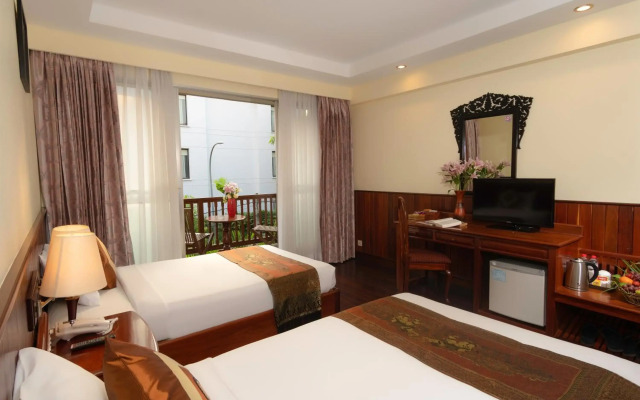 City River Hotel