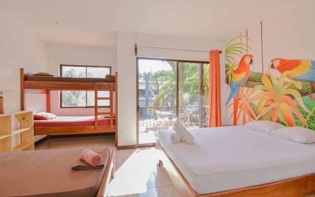 Tramonto ROJO Santa Teresa Guest House