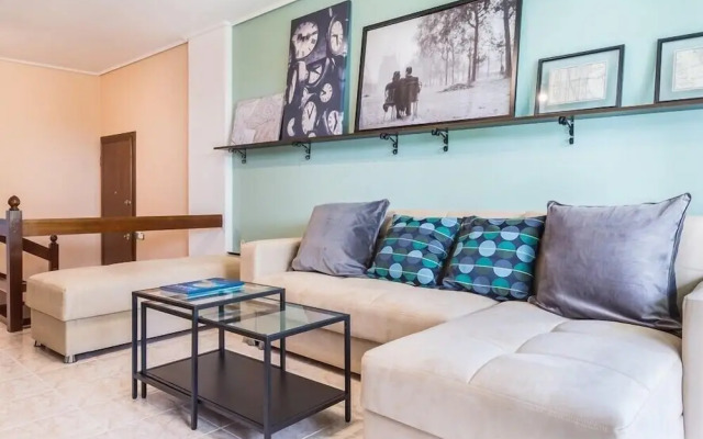 Sunny apartment with 2 bedrooms and Garden