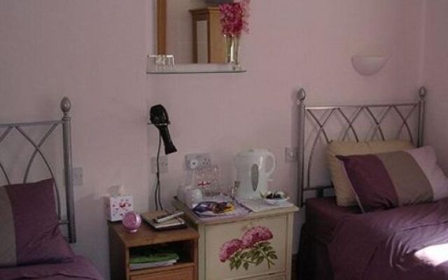 Holly Trees Hotel