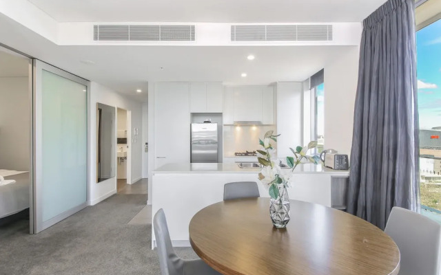 2 Bedroom Modern Apartment in Chatswood