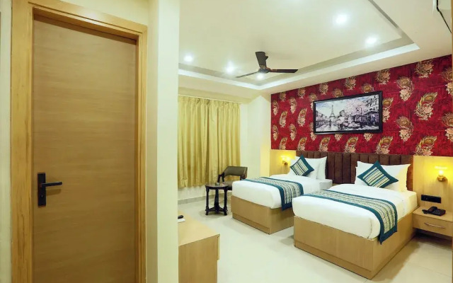 FabHotel Green Lotus Luxe