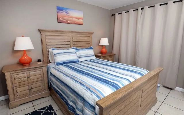 Regency Towers 624 - Three Bedroom Condo