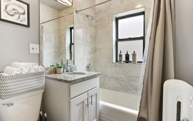 1BR Apt with Modern Elegance in Boystown