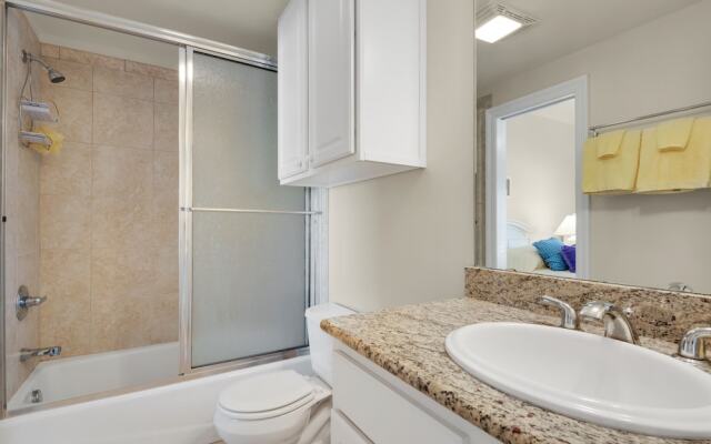 Sea Shell 3 Bedroom Townhouse by RedAwning