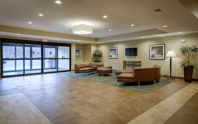 Candlewood Suites Lakeville I-35