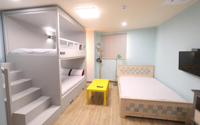 Quartz Hostel