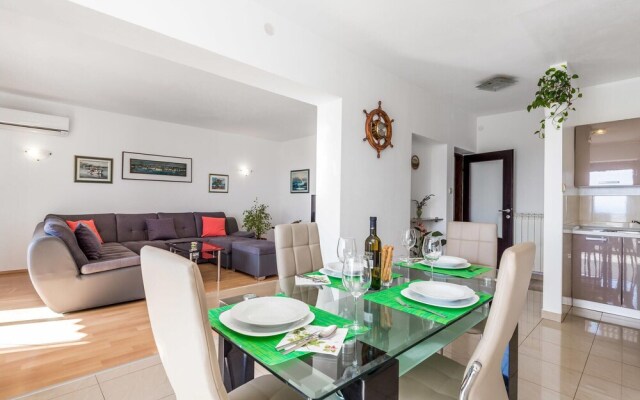 Amazing Apartment in Rijeka With 2 Bedrooms, Wifi and Outdoor Swimming Pool