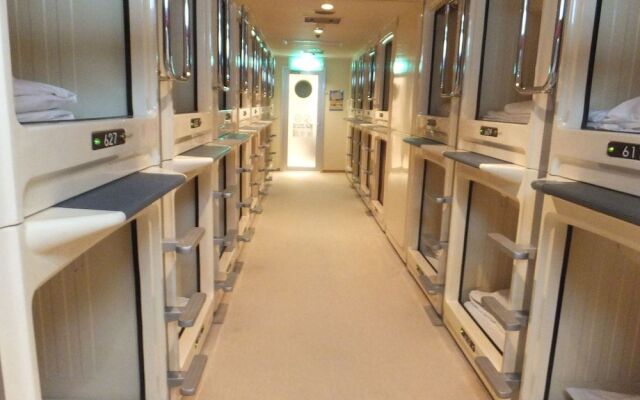 Sauna & Capsule Hotel Wellbe Sakae