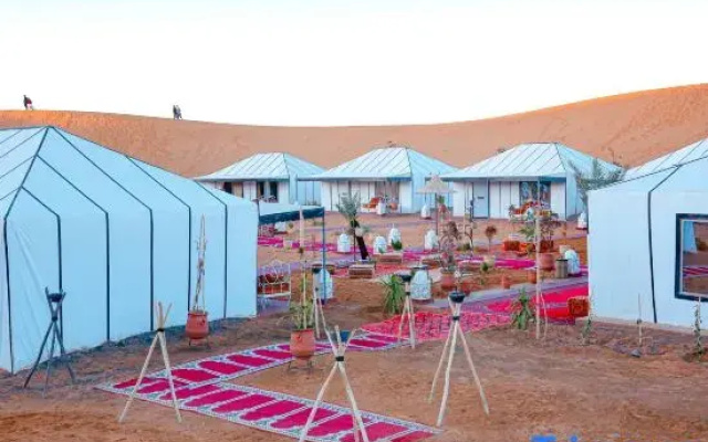 Young Luxury Camp Merzouga