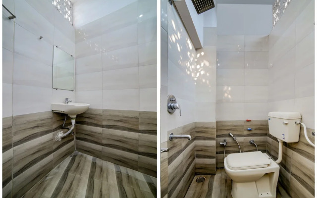 Oyo 23706 Super Deluxe Guest House
