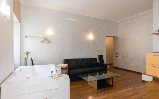 PLAZA SUITE Collection