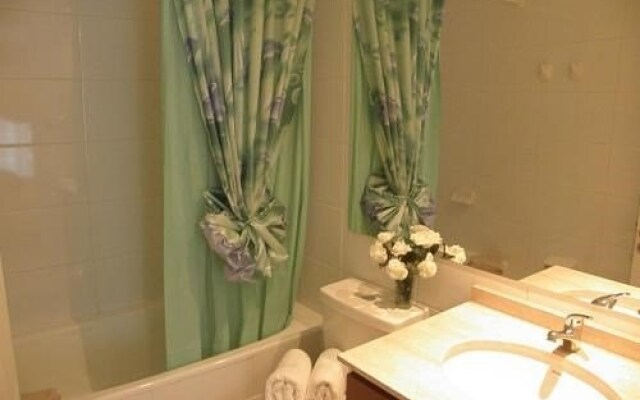 YQ Santiago Suites