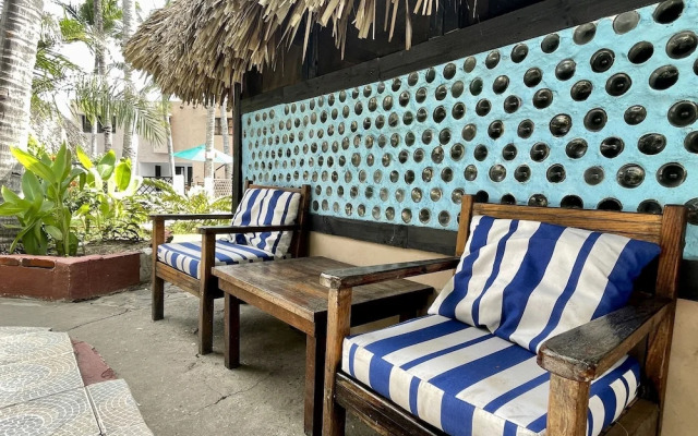 Johnny's Place Hotel