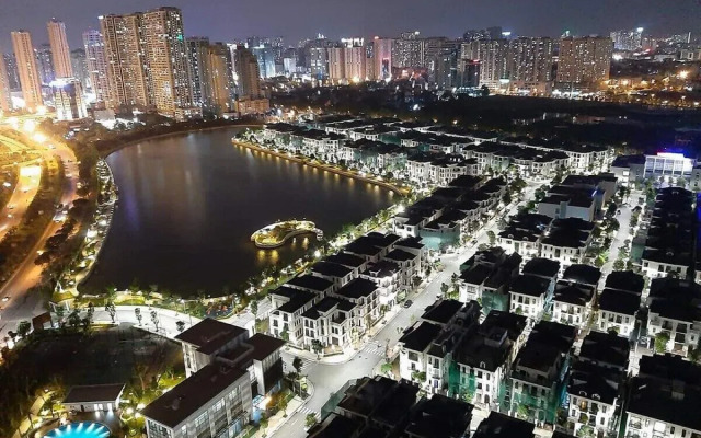 Canh Apartment in Vinhomes Green Bay