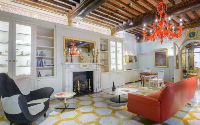 15 Santori Luxury Home