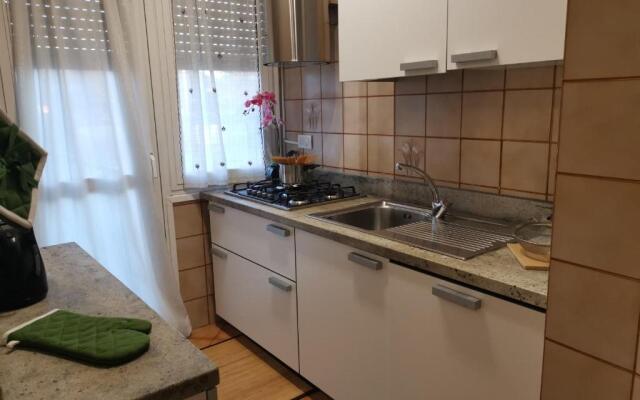 Bnbook - Sesto Calende Train Station