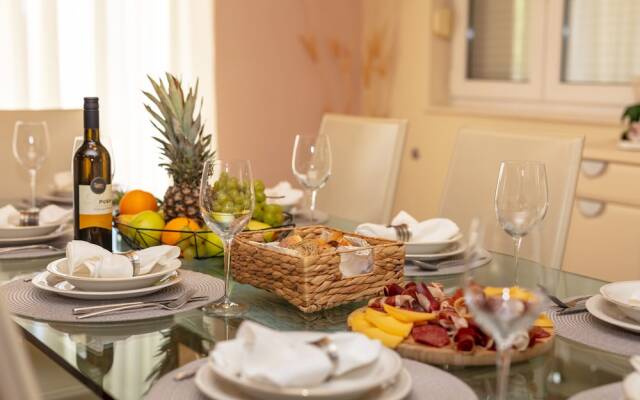 Luxury Villa Lovric Private Heated Pool