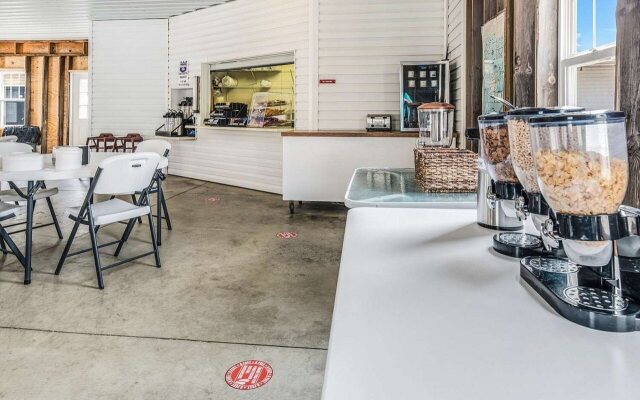 Knights Inn Sandusky