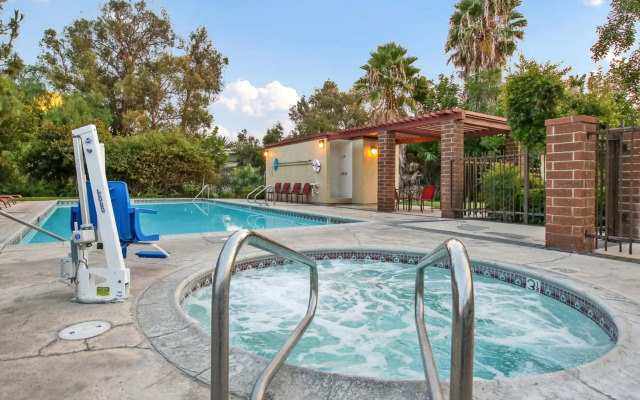 Red Roof Inn Santa Ana