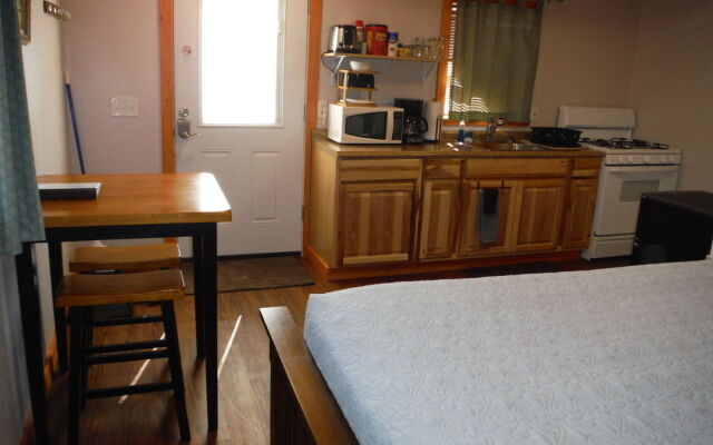 Talkeetna Love-Lee Cabins