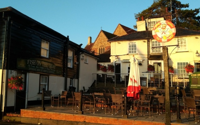 Jolly Sailor- Fish on the Quay