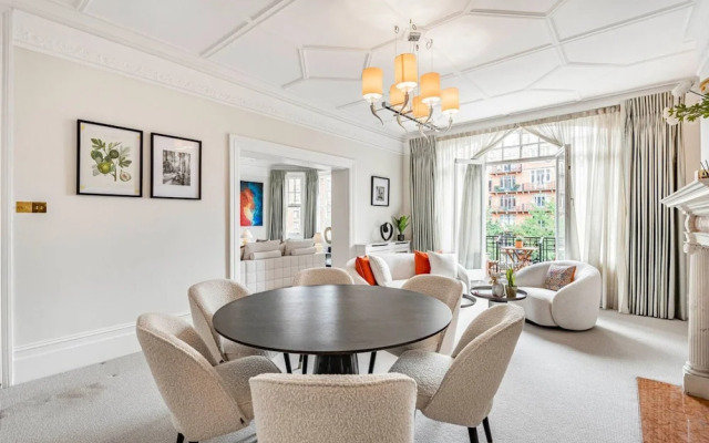 Royal Holland Park - Central AC Elevator