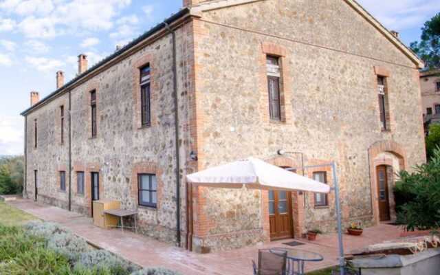 Apartment With Pool, Beautiful Surroundings