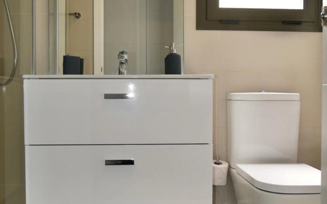 Playa Los Álamos, descanso y ocio en Torremolinos