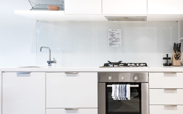 Melbourne Central Apartment