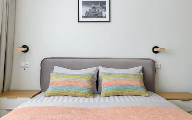 Апартаменты НайсПлэйсСПБ на Большеохтинском проспекте, д.15 к.2