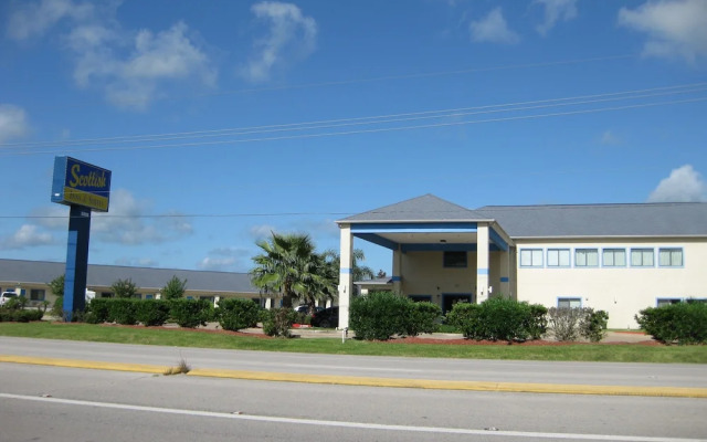Scottish Inn and Suites