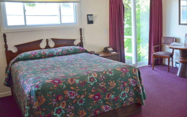 Lake View Motel