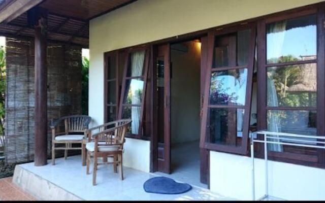 Romeo Beachfront Bungalow