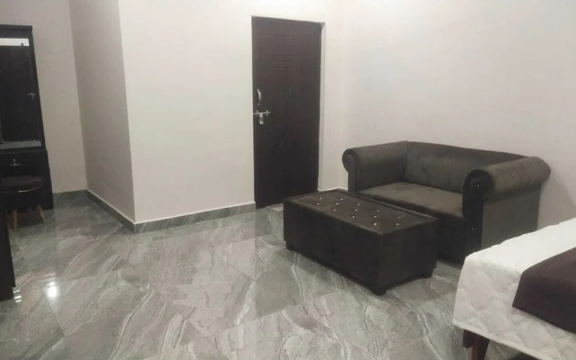 Moonvilla Banquet And Hotels