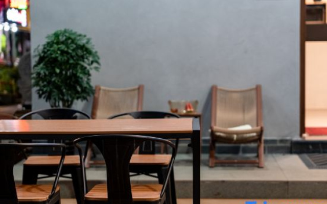 Hongcun May Huifu Designer Smart Homestay