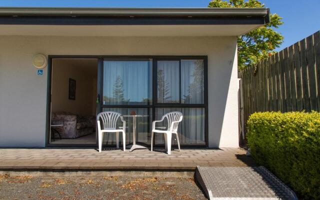 Sierra Beachfront Motel