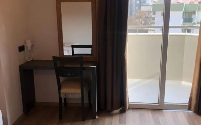 Opus Aparthotel