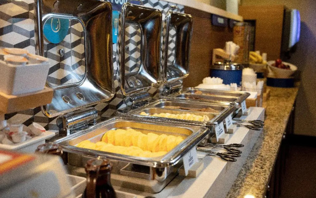 Holiday Inn Express Bloomington West by IHG