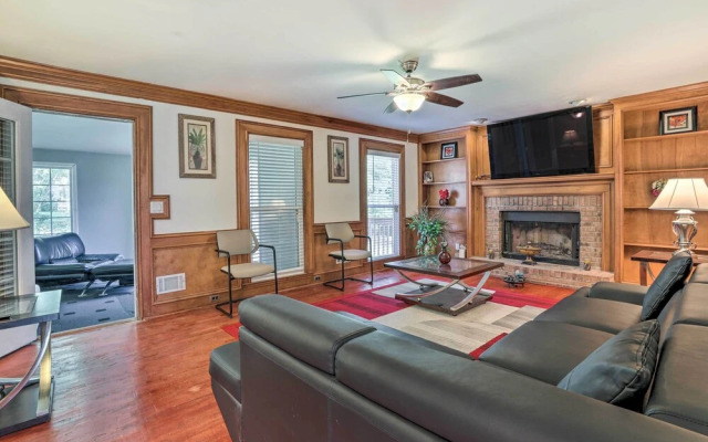 Pet-friendly House w/ Deck in Lawrenceville