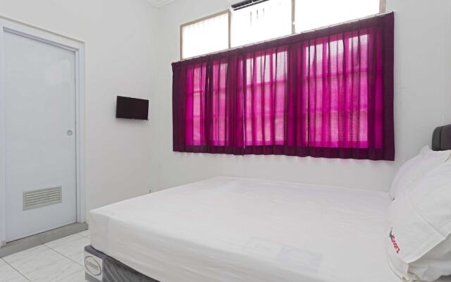 RedDoorz @ Kramat Pondok Pinang
