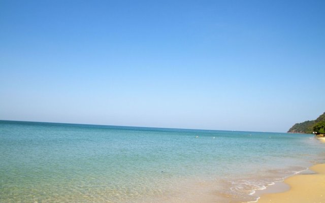 Ban Na White Sand Beach