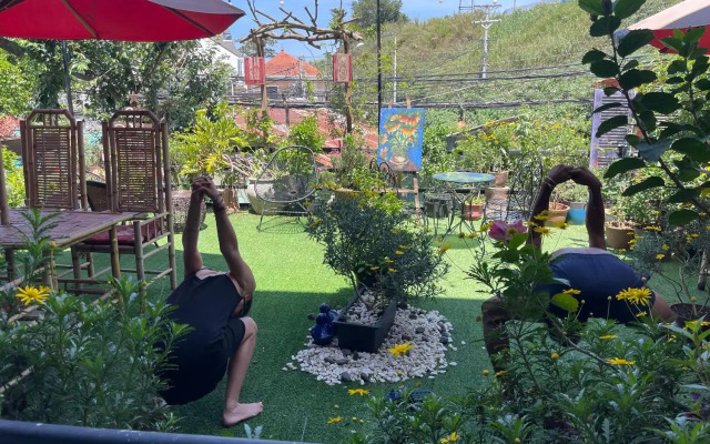 Redhouse Backpacker Hostel