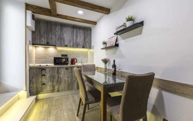 Reval Luxury Stone House Apartments